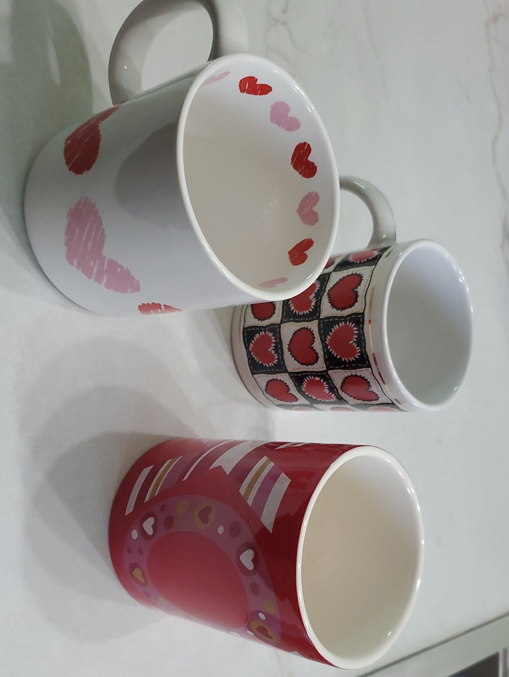 Set of 3 Heart-Pattern Ceramic Mugs in Red and Pink